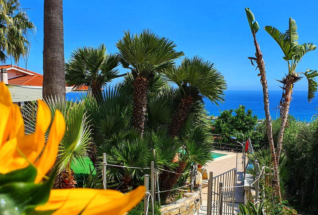Adelebeppe "The Seaview" Apartamento Imperia Exterior foto