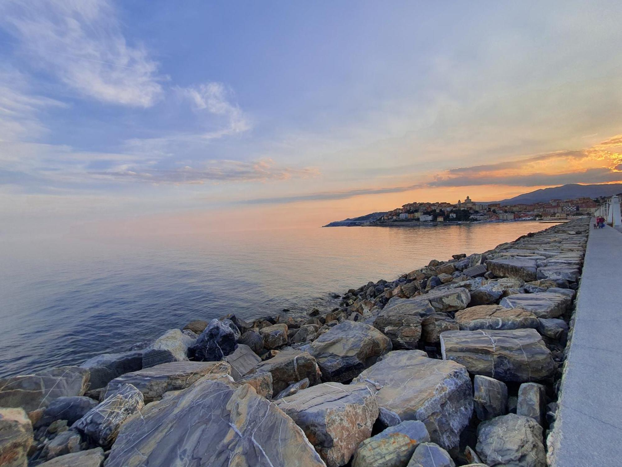 Adelebeppe "The Seaview" Apartamento Imperia Quarto foto