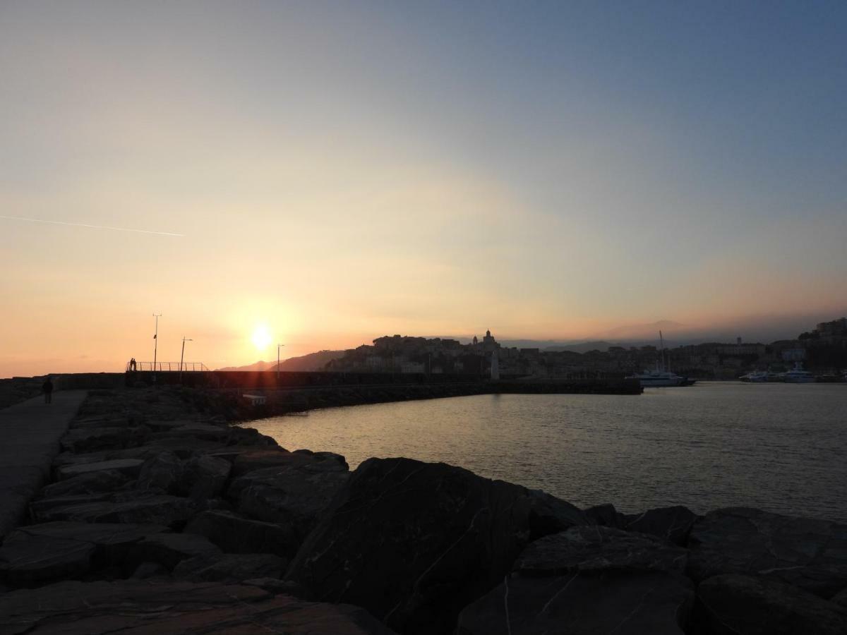 Adelebeppe "The Seaview" Apartamento Imperia Exterior foto