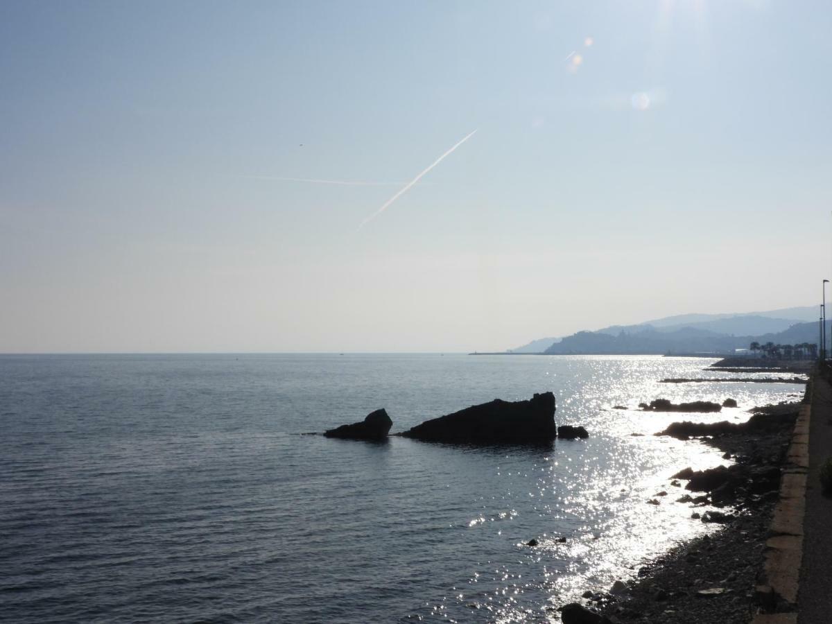 Adelebeppe "The Seaview" Apartamento Imperia Exterior foto